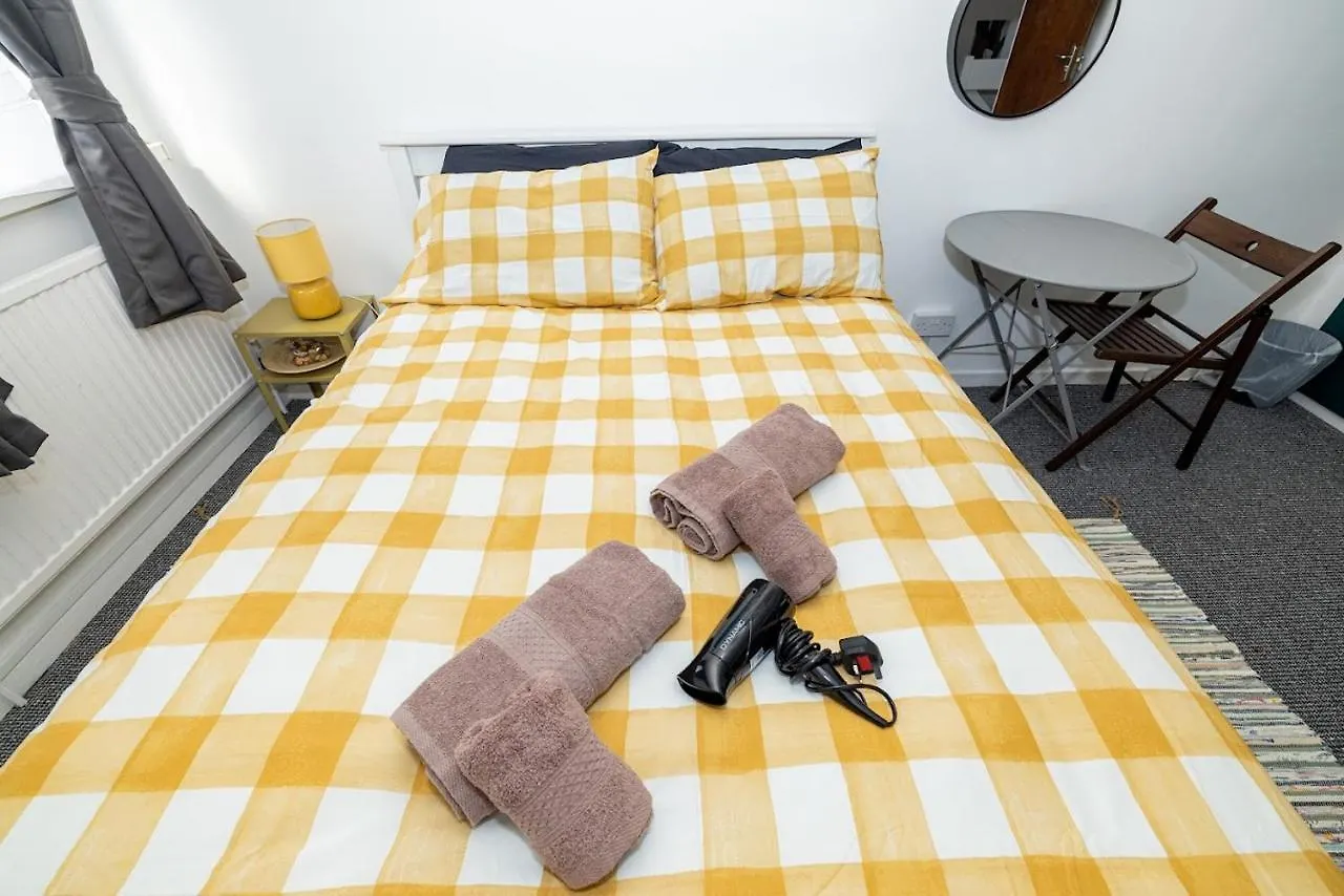 Nice Rooms In Mile End London 0*,